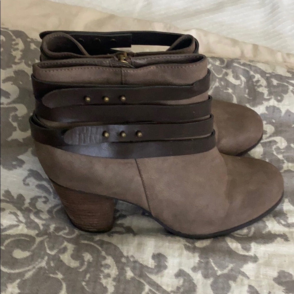 Ankle booties - Picture 2 of 5